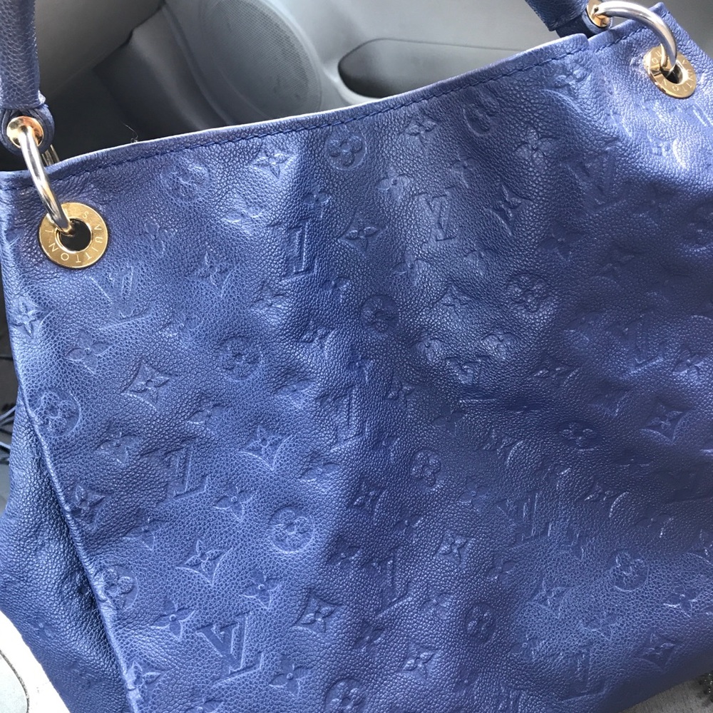 Artsy Louis Vuitton Purse